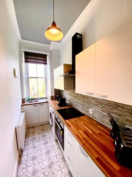 Anchored Homely Apartment In Historic Centre Paisley Exteriér fotografie