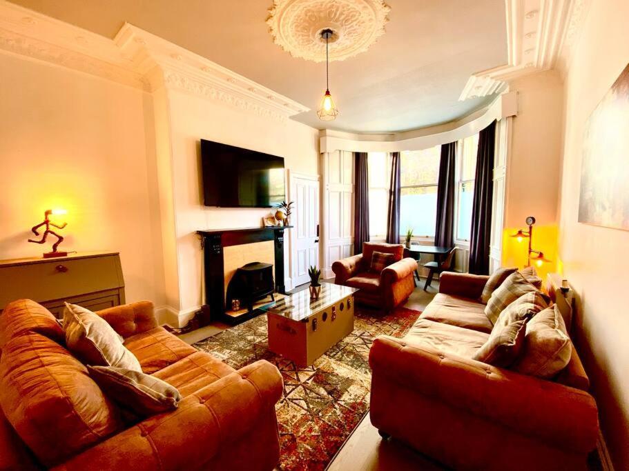 Anchored Homely Apartment In Historic Centre Paisley Exteriér fotografie