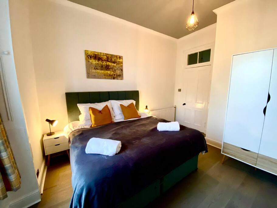 Anchored Homely Apartment In Historic Centre Paisley Exteriér fotografie