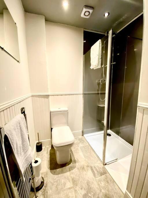 Anchored Homely Apartment In Historic Centre Paisley Exteriér fotografie